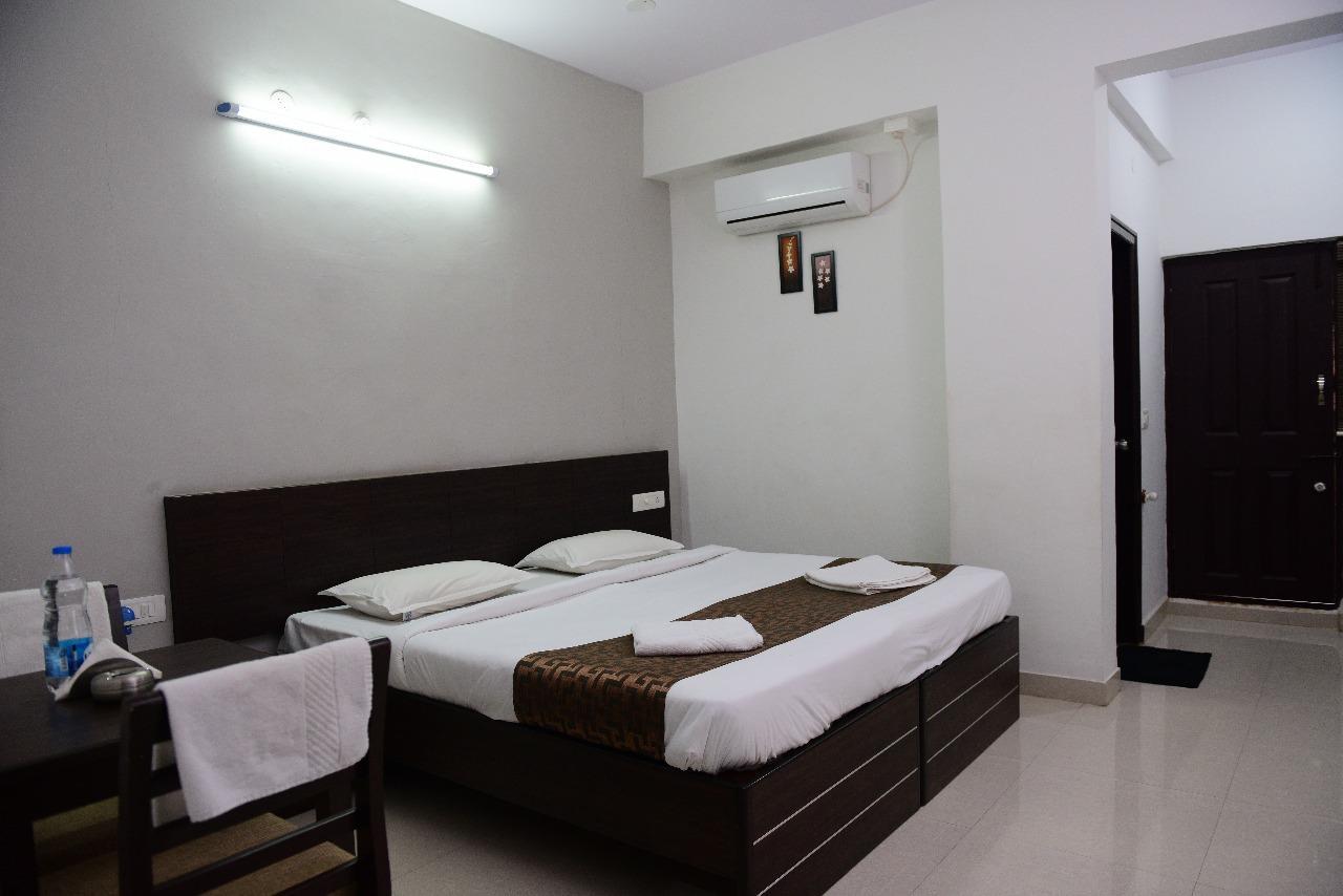 Varsha Enclave- Trinity House Aparthotel Mysore Exterior photo