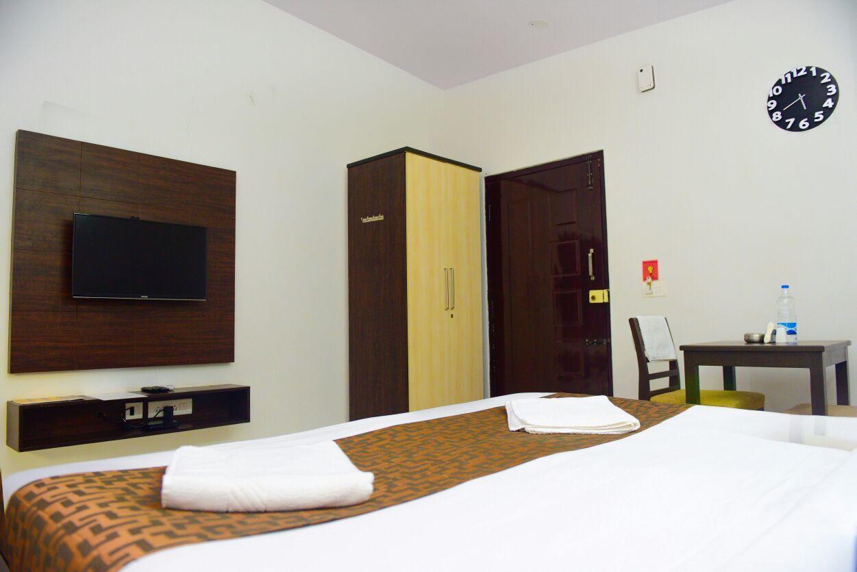 Varsha Enclave- Trinity House Aparthotel Mysore Exterior photo