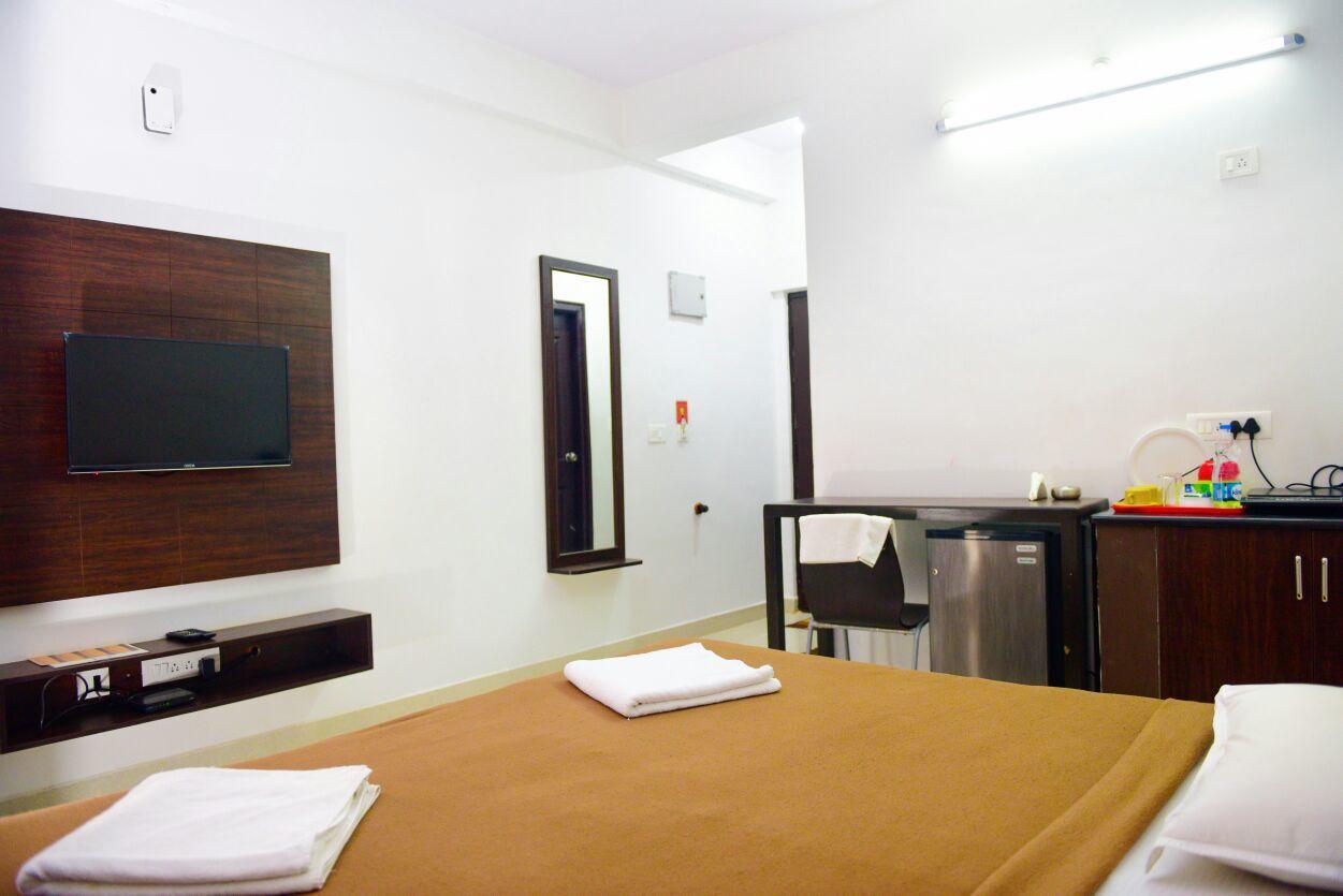 Varsha Enclave- Trinity House Aparthotel Mysore Exterior photo