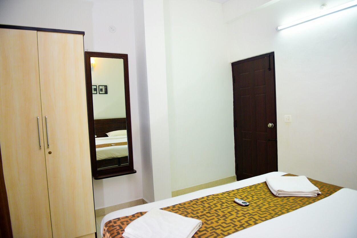 Varsha Enclave- Trinity House Aparthotel Mysore Exterior photo
